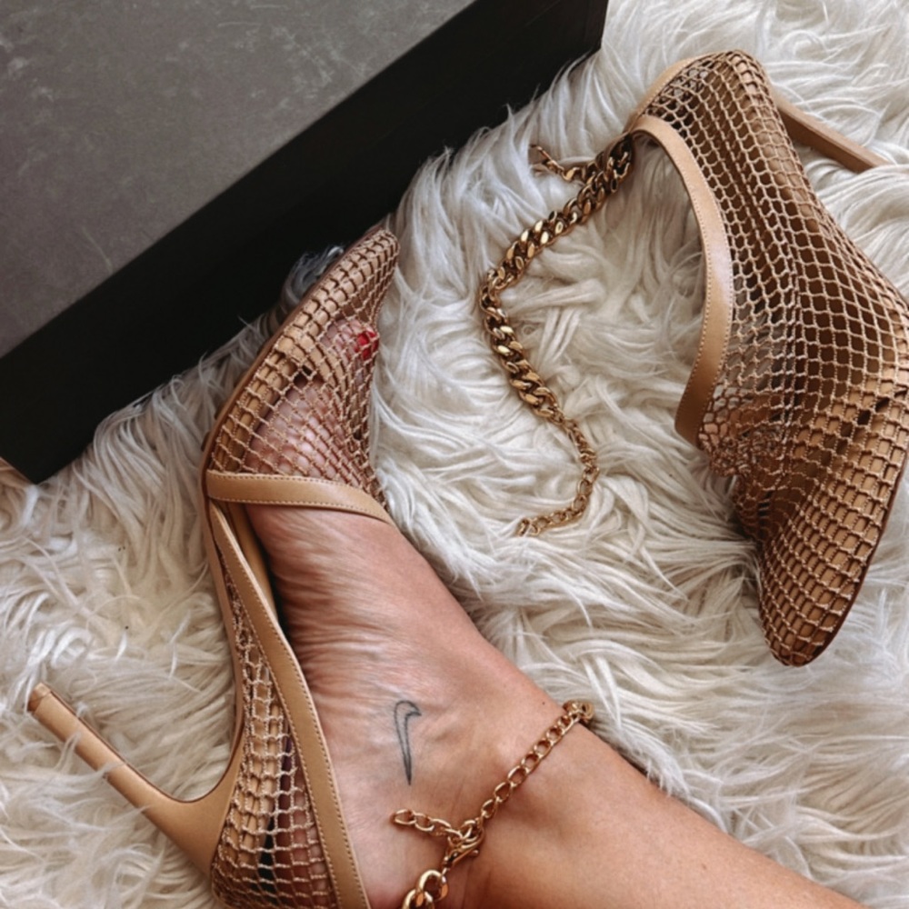 Bottega Veneta Tan Nude Mesh d’Orsay Stiletto Pumps - As Seen on Hailey Beiber - Picture 5 of 15